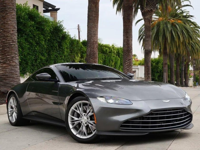 Aston martin vantage 2019