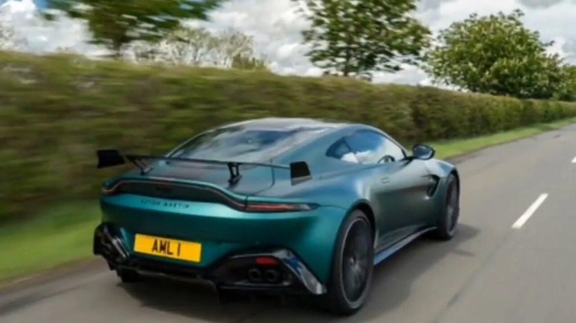 Aston Martin Vantage 2021