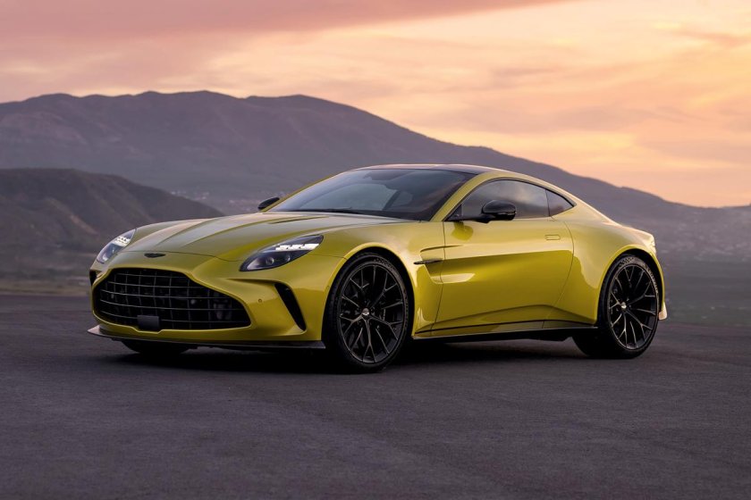 Астон мартин вантаж 2024