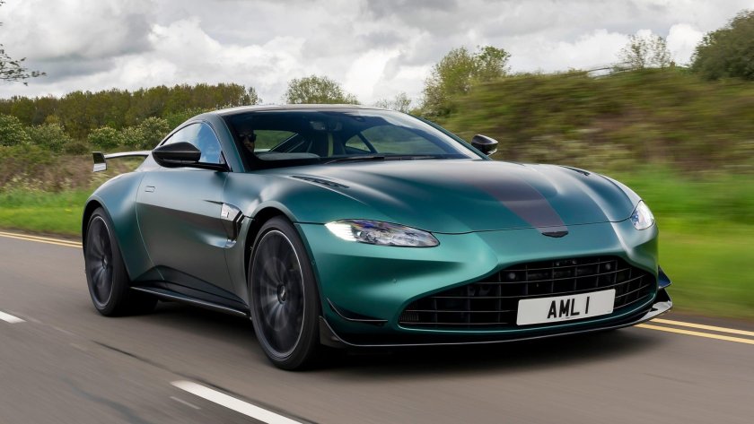 Aston Martin v8 Vantage 2021