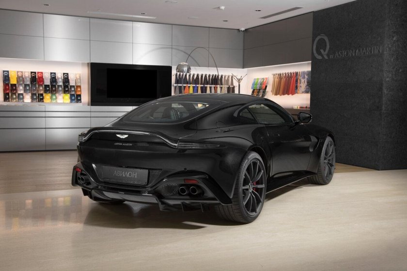 Астон Мартин v8 Vantage 2019