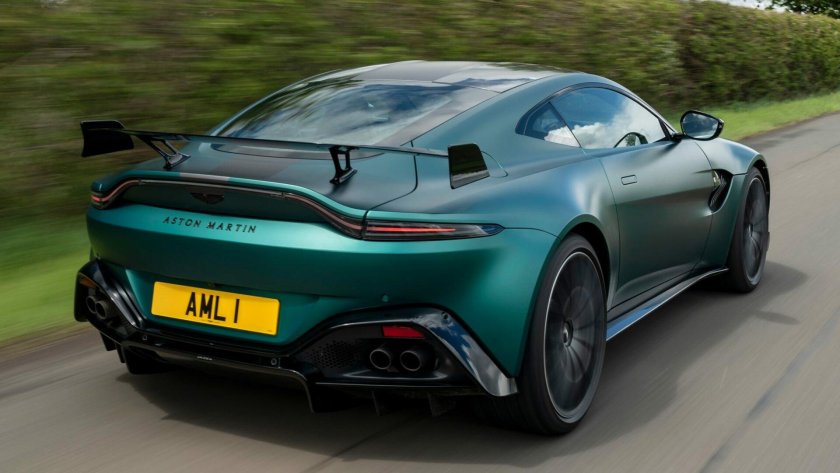 Aston Martin Vantage 2022