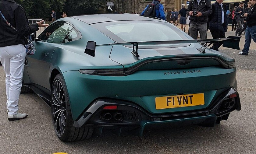 Aston Martin Vantage 2021