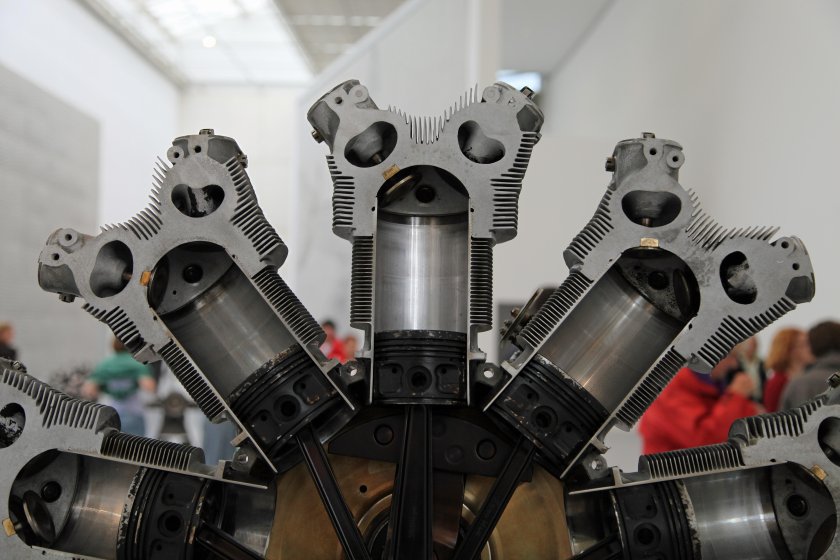 Двигатель 4 цилиндровый v образный