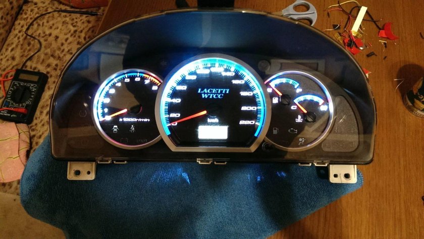 Chevrolet Lacetti приборная панель