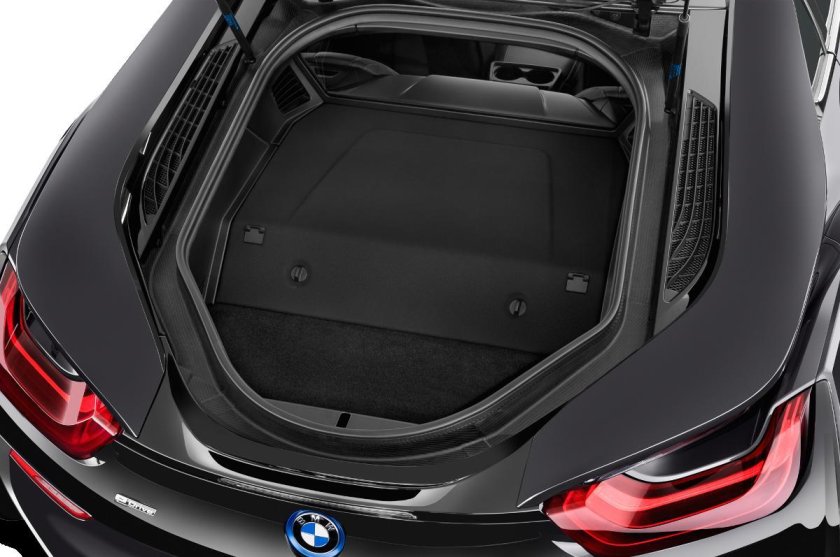 БМВ i8 багажник