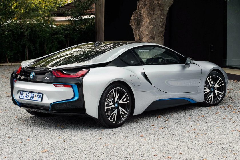 BMW i8 2021