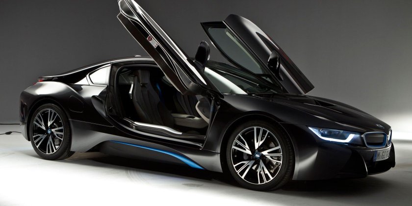 BMW i8 черная