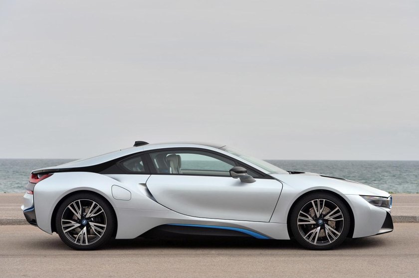 BMW электрокар i8