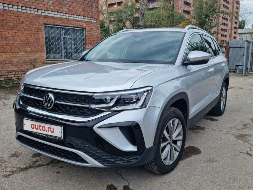 Серебристый фольксваген