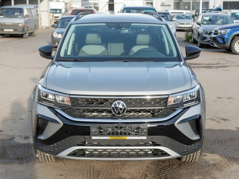 Volkswagen Taos бежевый