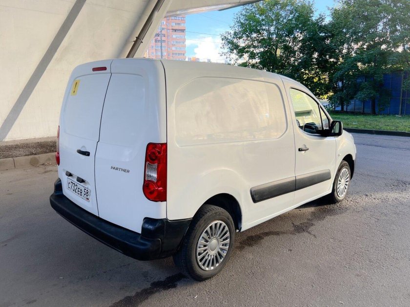 Ситроен берлинго белый 2008