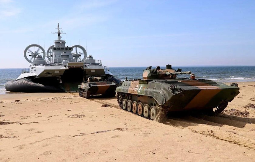 Десантный корабль Джейран