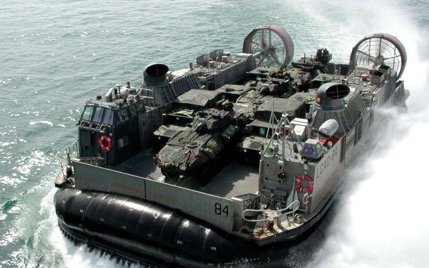 Десантный катер LCAC