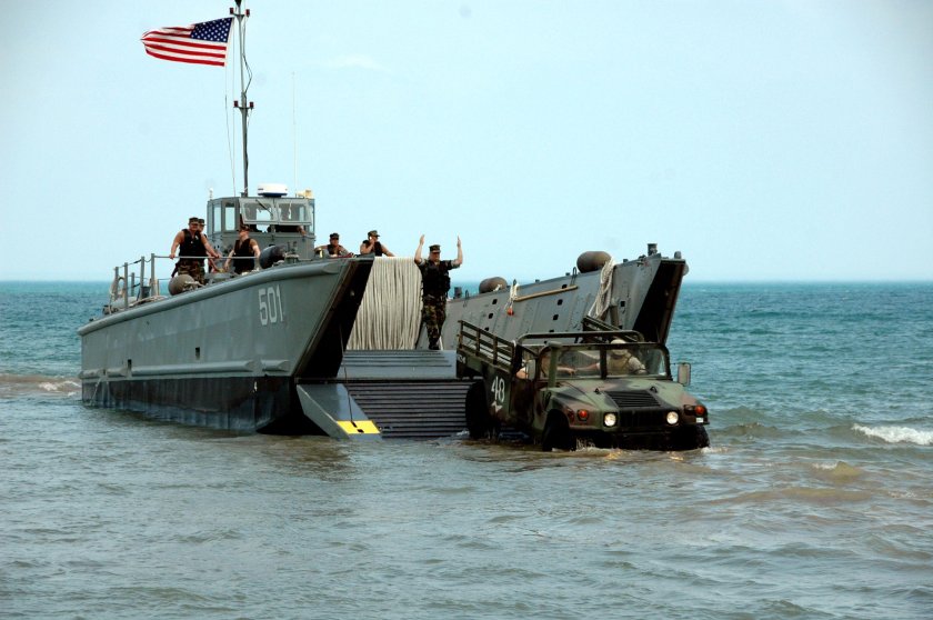 Десантный катер LCM 6