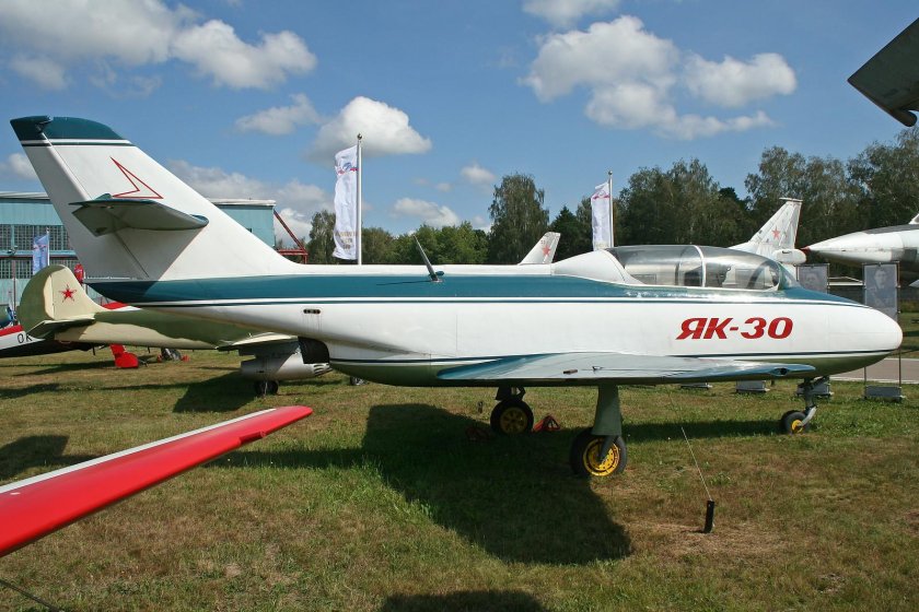 Яковлев як-30