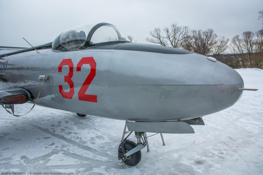 Як 32