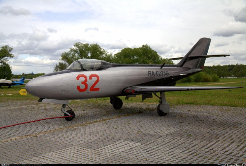 Як 32