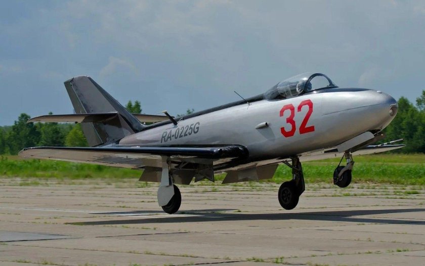 Яковлев як-30 (як-32)