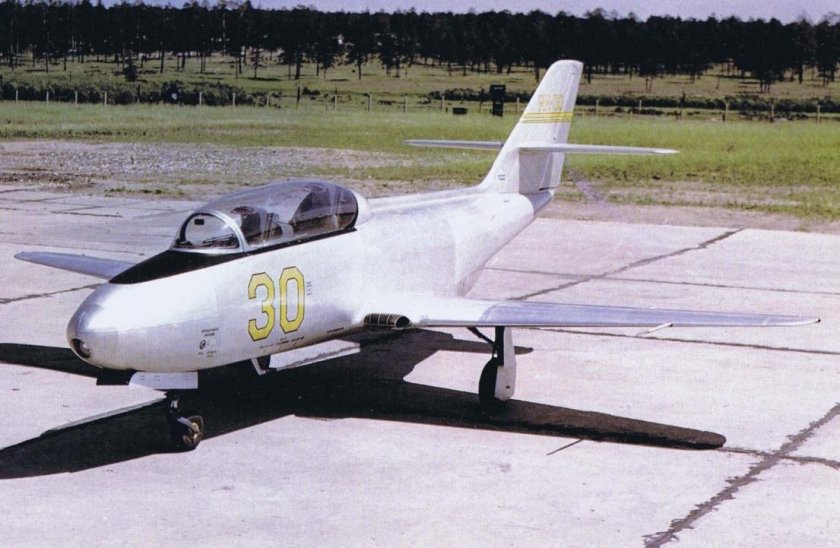 Як-30 самолет