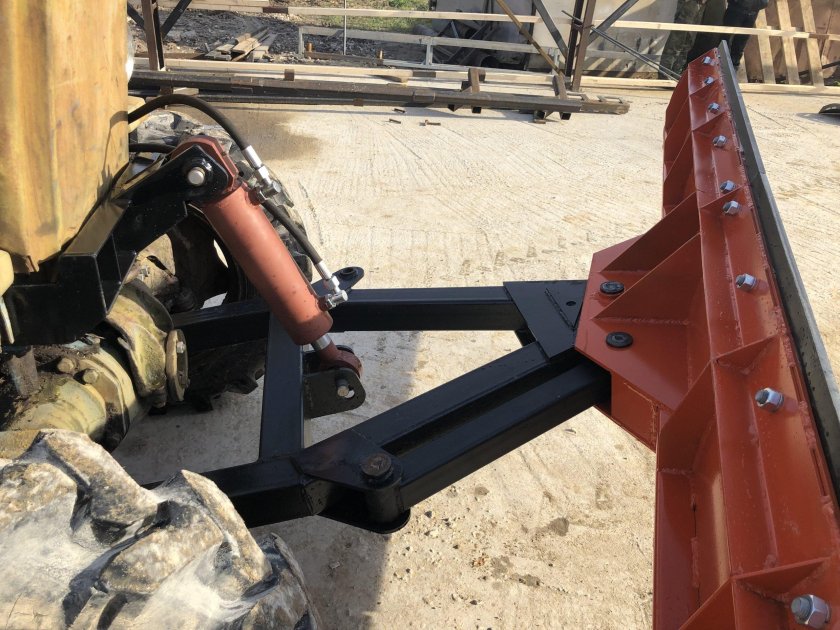 Передний отвал на МТЗ 82