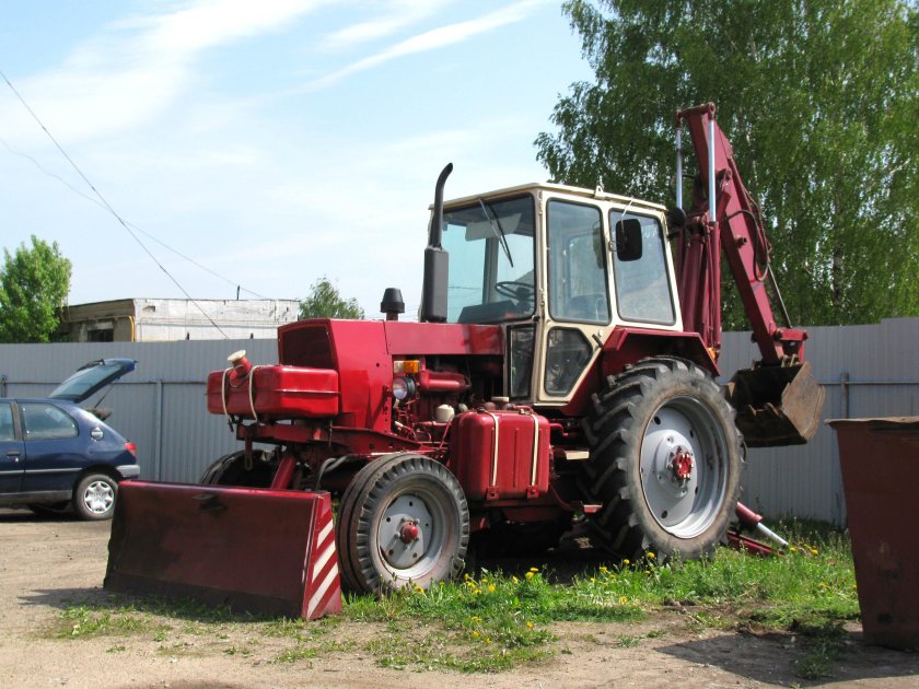 Трактор ЮМЗ 2621