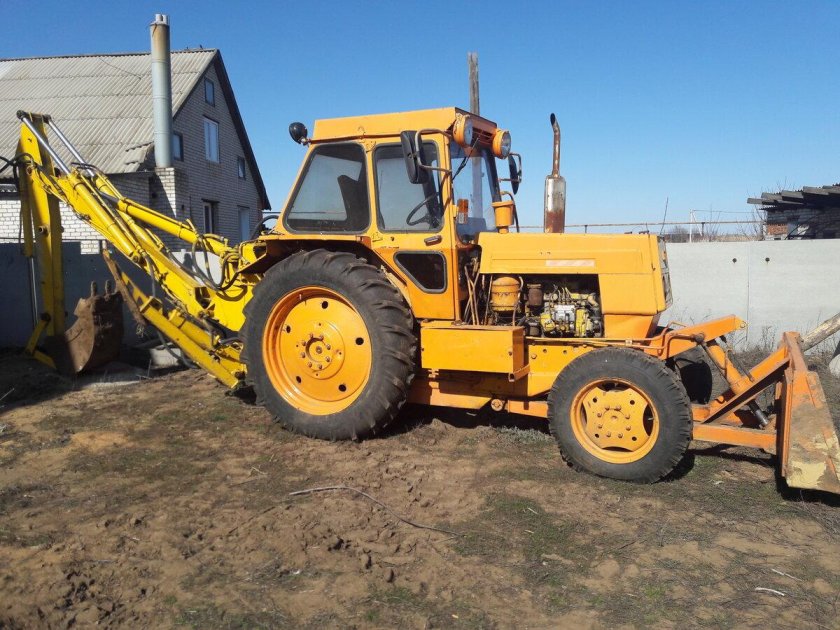 Трактор-экскаватор эо2621