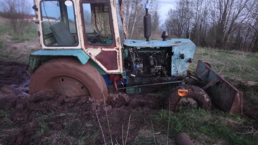 Трактор ЮМЗ 6 экскаватор