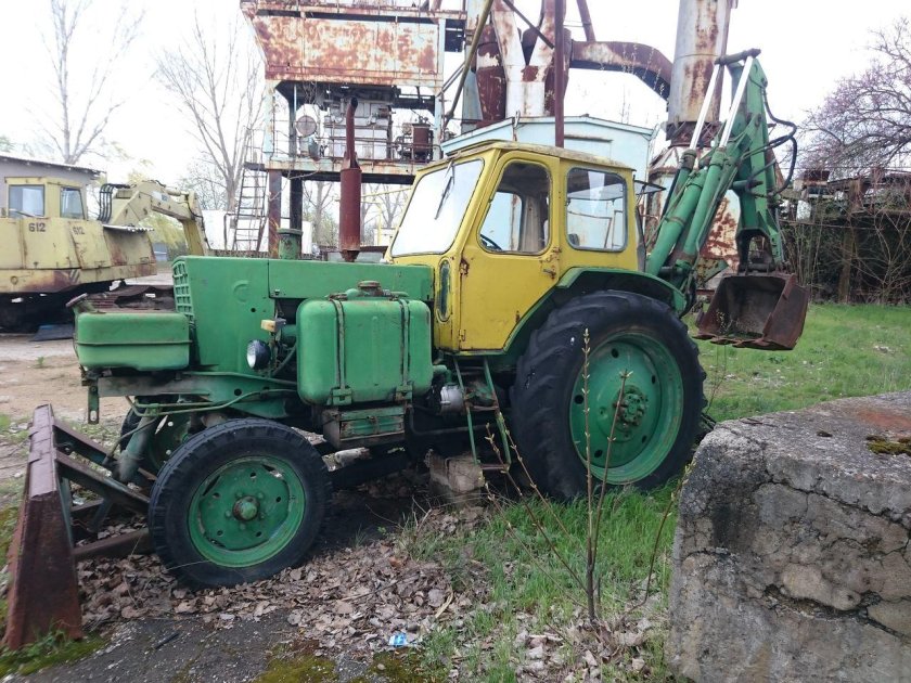 Трактор ЮМЗ 2621