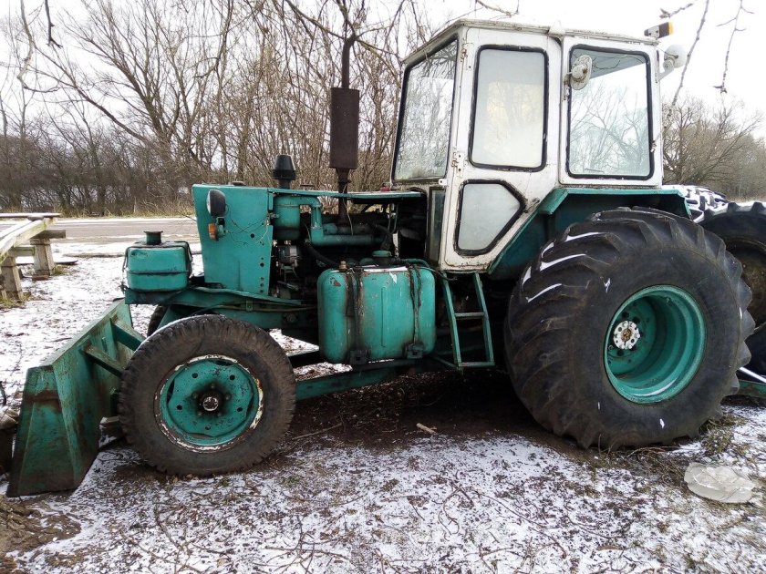 Трактор ЮМЗ 2621