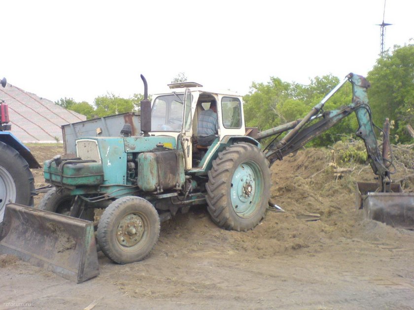 Трактор ЮМЗ 2621
