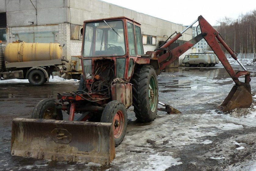 Экскаватор-бульдозер ЭО-2103