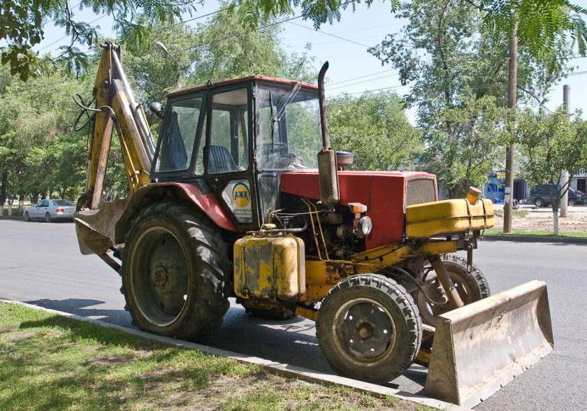 Трактор ЮМЗ 6 экскаватор