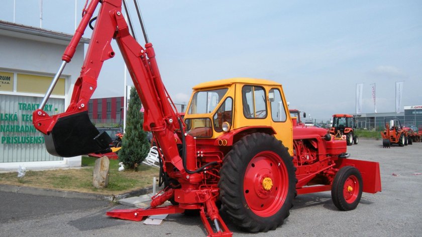 Трактор ЭО 2621