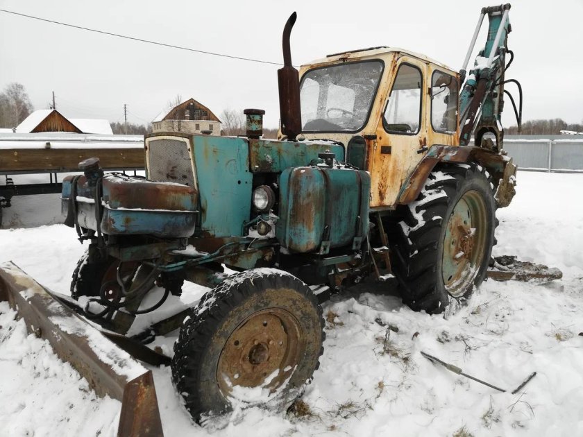 Трактор ЮМЗ 2621