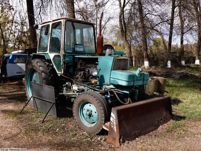 Трактор ЮМЗ 2621