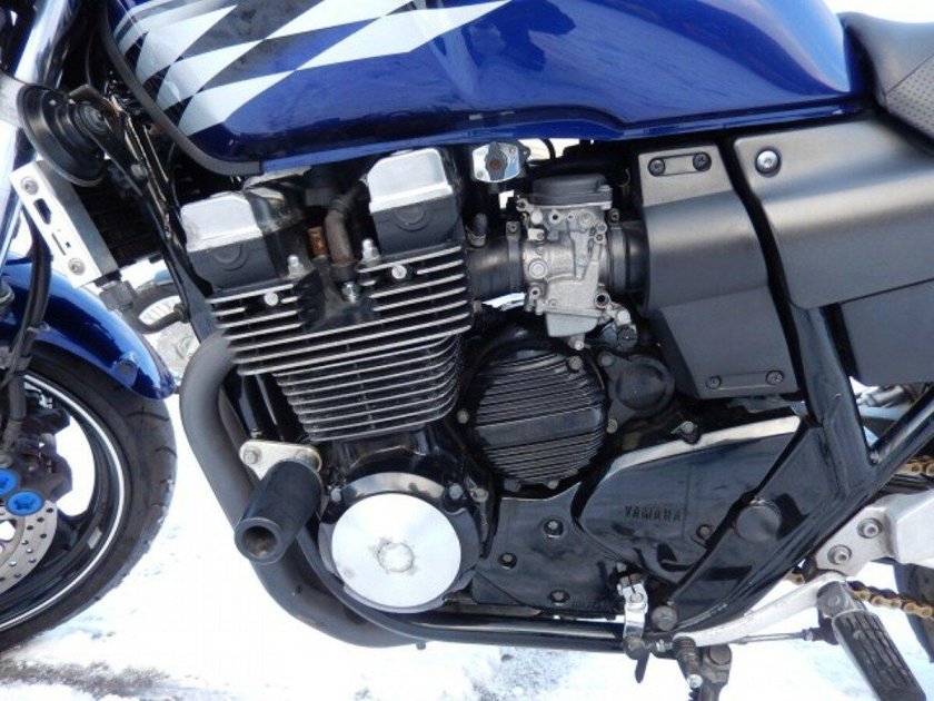 Yamaha XJR 400
