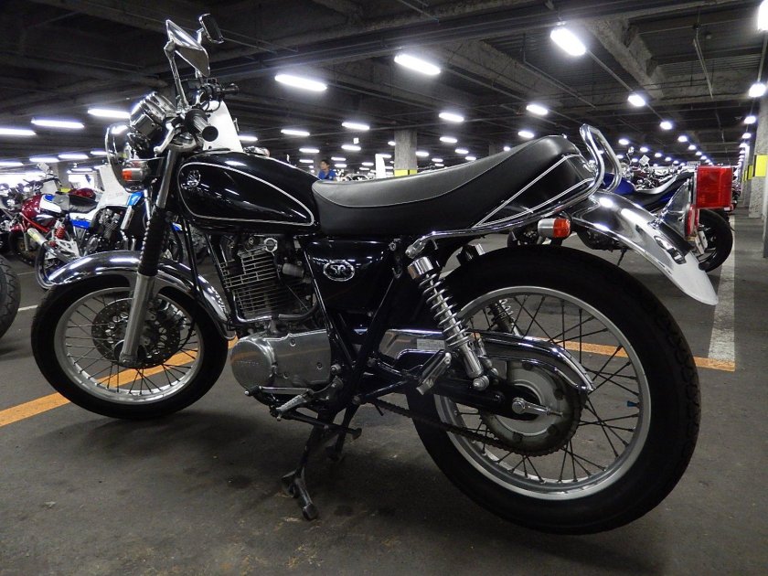 Ямаха sr400