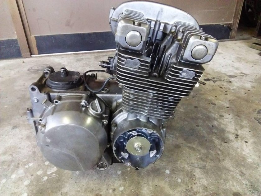 Двухцилиндровый мотор Кавасаки 250