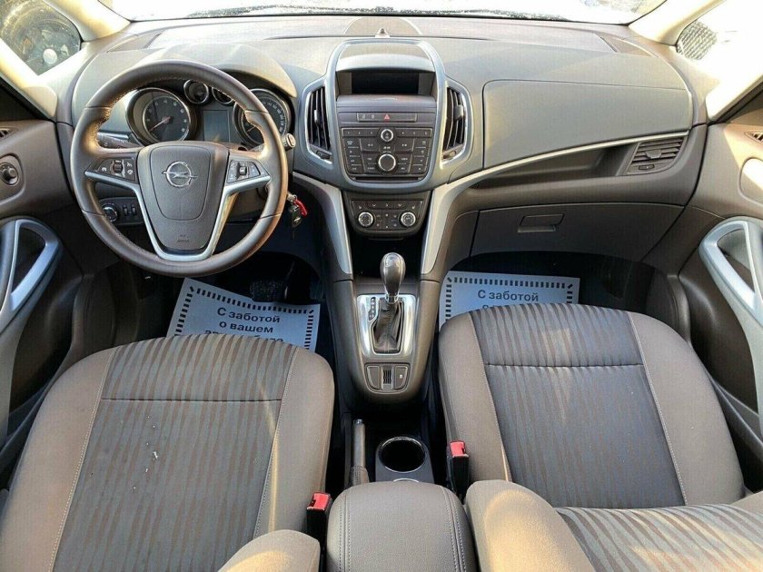 Opel Zafira 2012