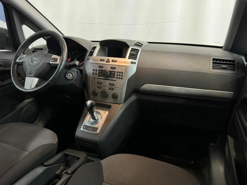 Опель зафира 2008 салон