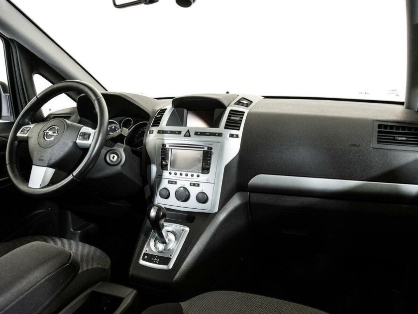 Опель зафира 2012