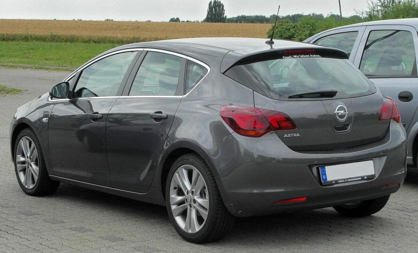 Opel Astra j 2012