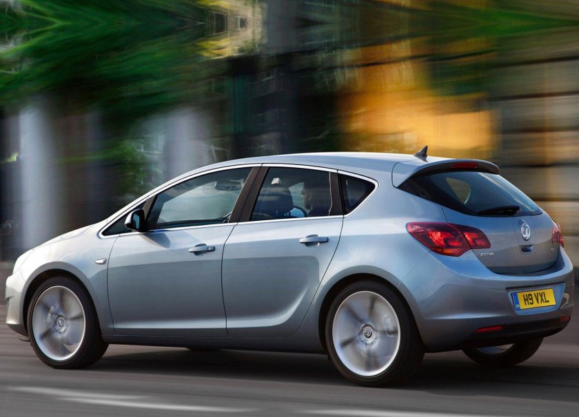 Opel Astra 2015 хэтчбек