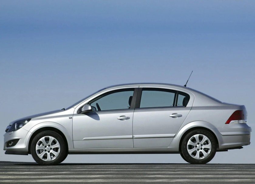 Опель Астра седан