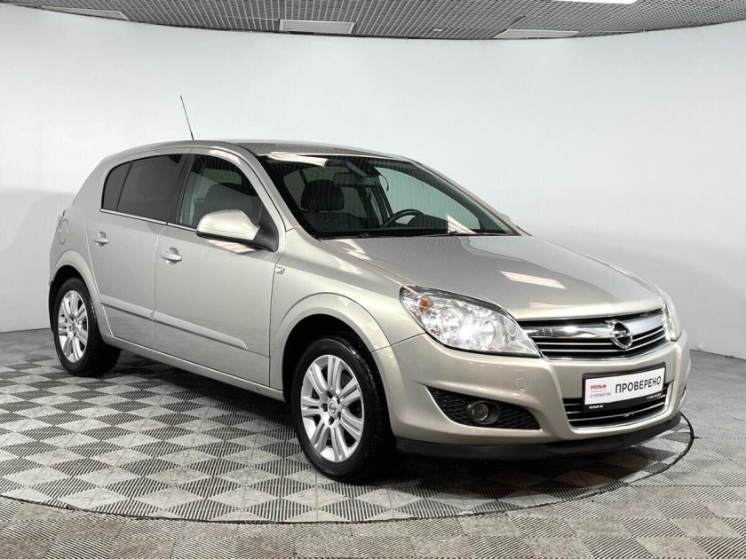 Опель Астра h 2010
