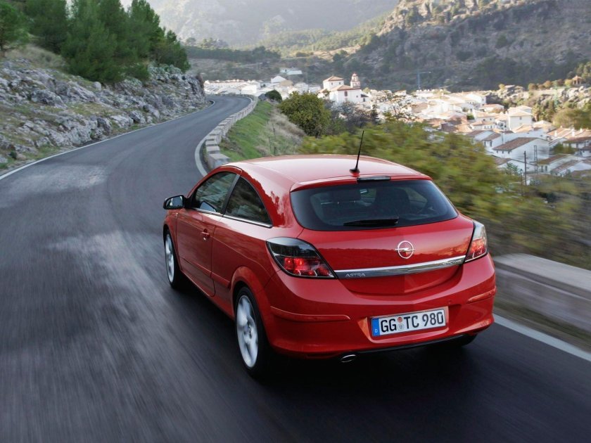 Opel Astra GTC 3 поколение