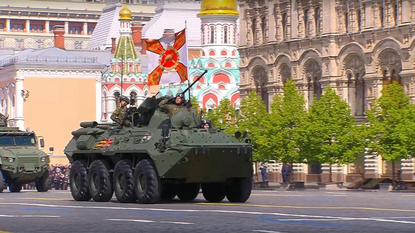 Военная техника на параде победы