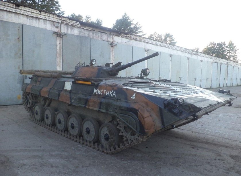 Боевая разведывательная машина брм-1к