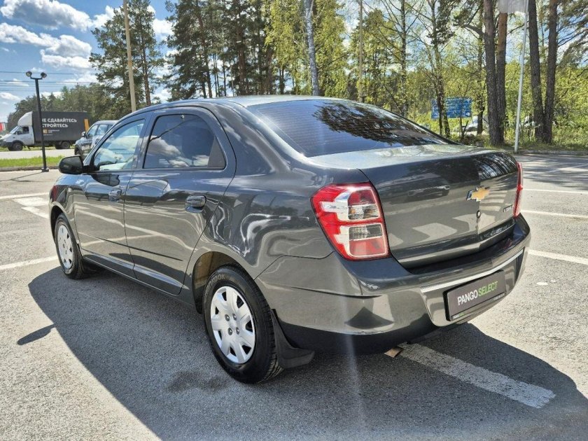 Chevrolet cobalt мокрый асфальт 2